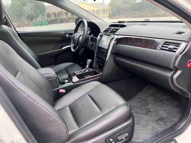 北京16年丰田凯美瑞2