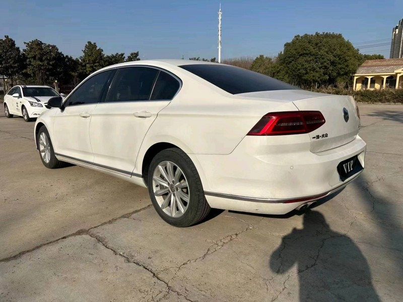 北京17年大众迈腾7