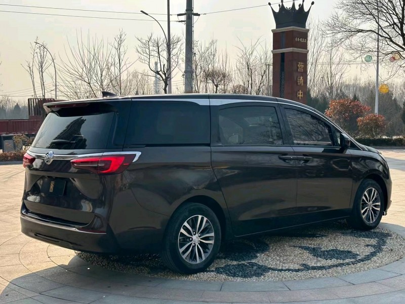 青岛20年别克GL82