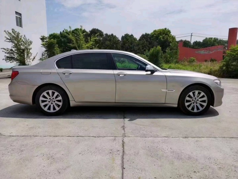 北京11年宝马7系3