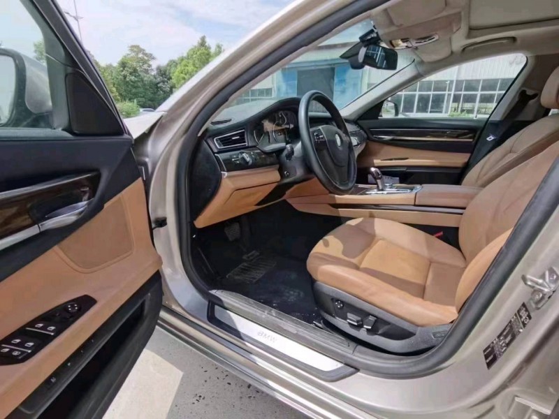 北京11年宝马7系6