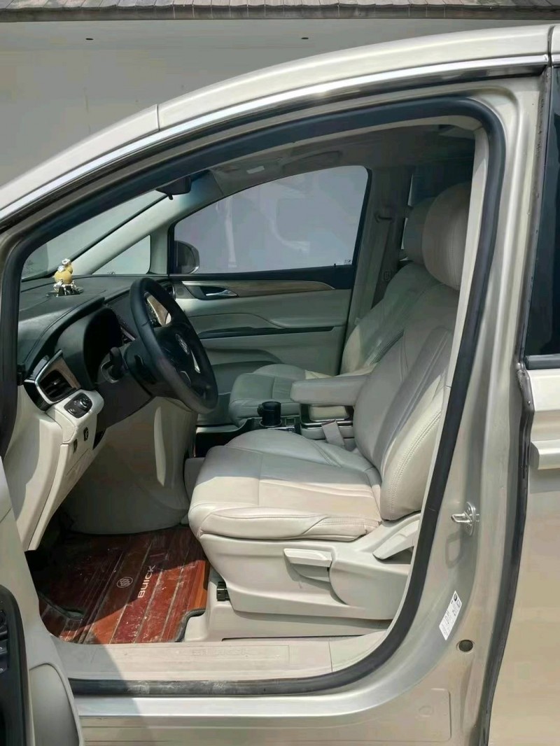 石家庄19年别克GL86