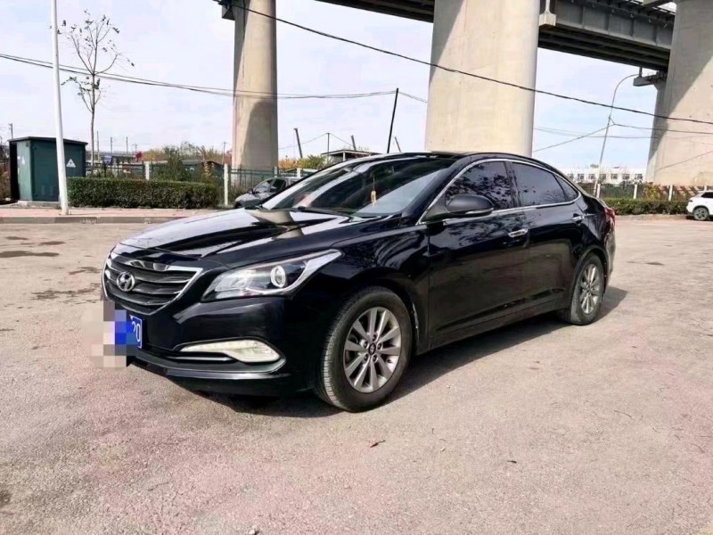 青岛16年现代名图3