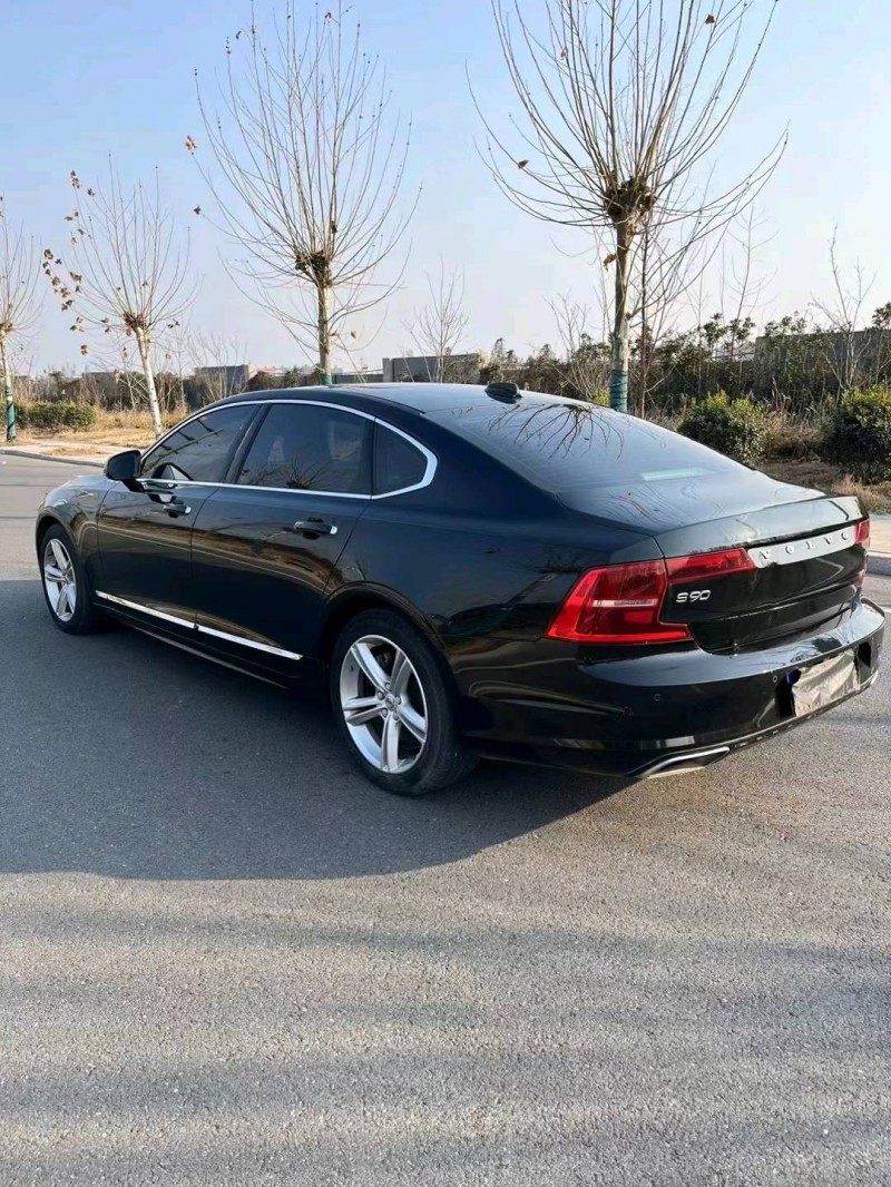 徐州18年沃尔沃S904