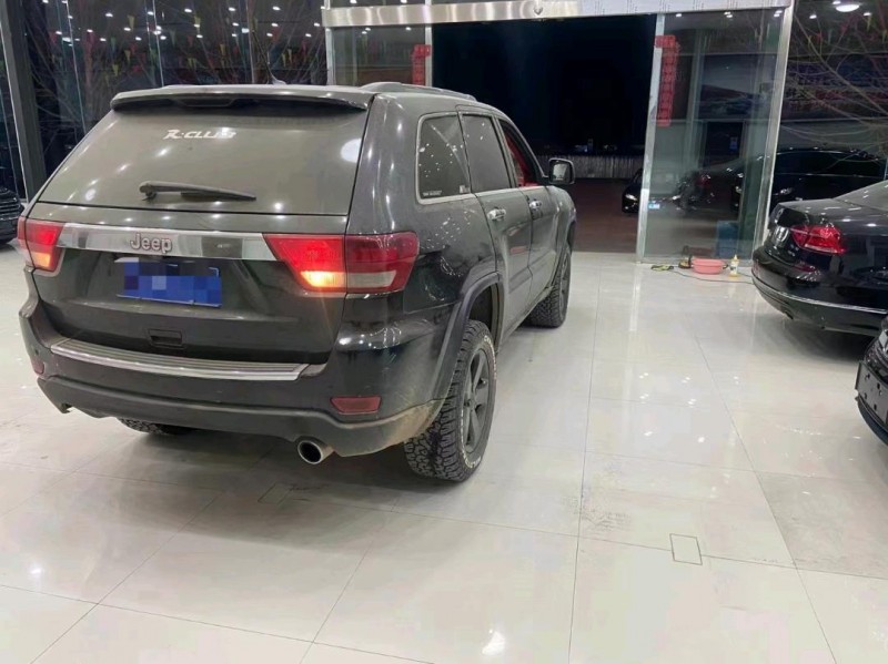 济宁12年Jeep大切诺基7