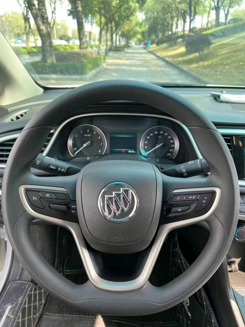 梧州22年别克英朗5