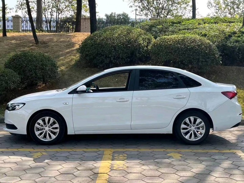 梧州22年别克英朗7