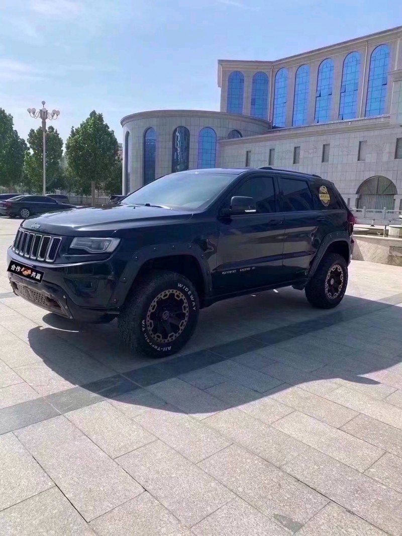 邢台14年Jeep大切诺基8