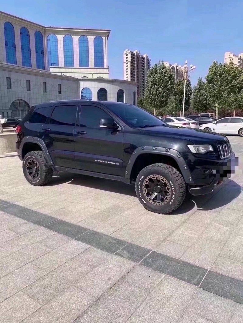 邢台14年Jeep大切诺基3