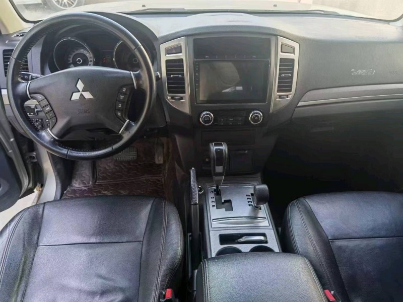 邯郸14年三菱帕杰罗3