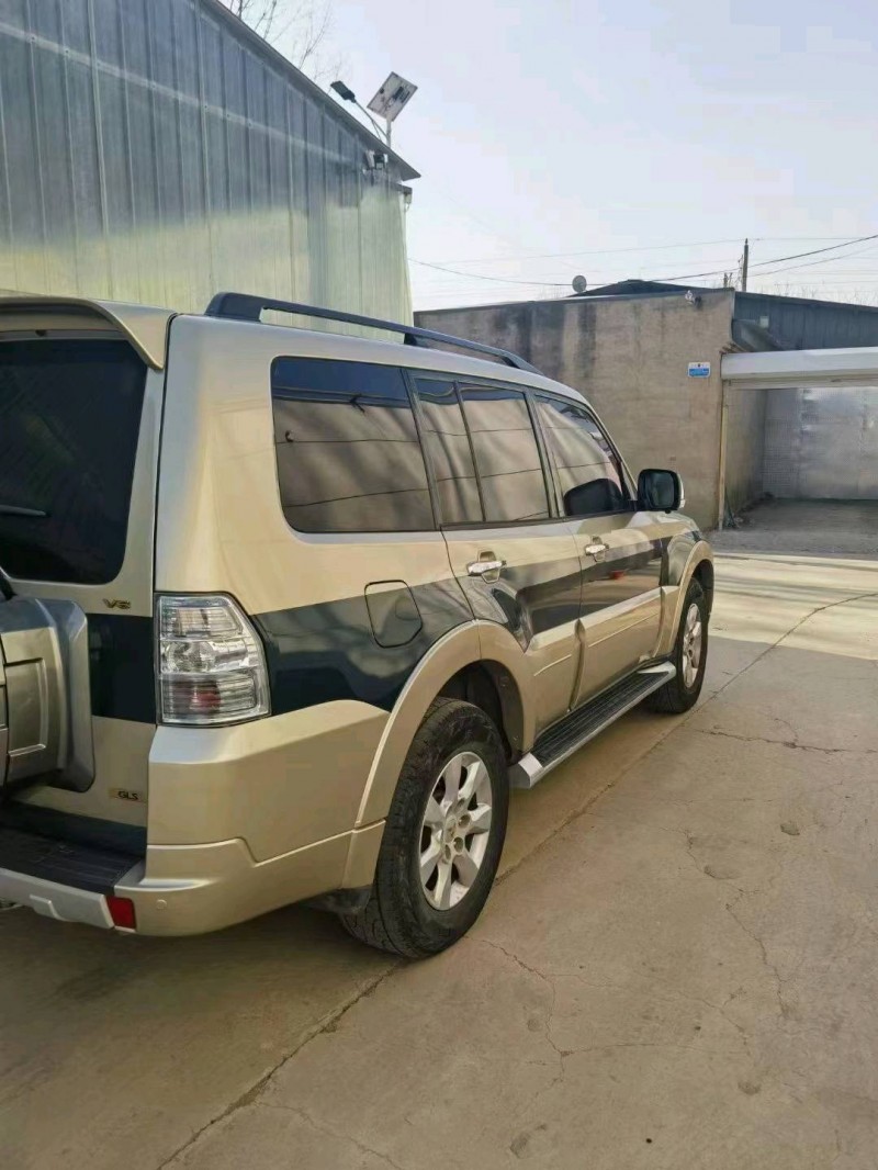 邯郸14年三菱帕杰罗2