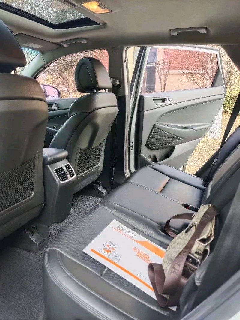 邯郸16年现代途胜4