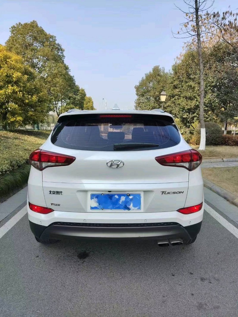 邯郸16年现代途胜9