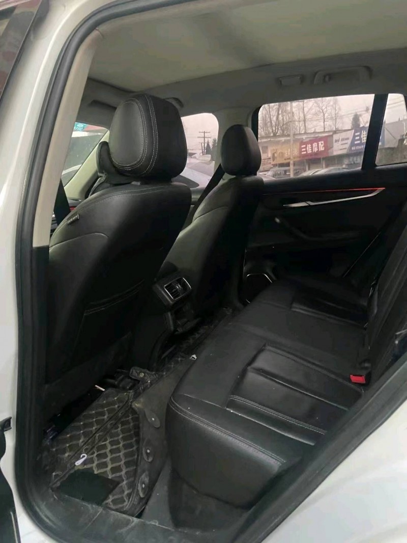 成都16年汉腾汽车X74