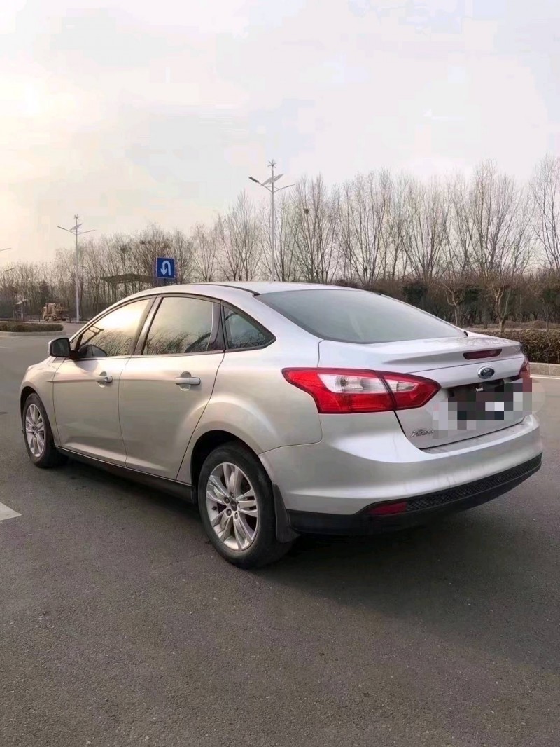 枣庄13年福特福克斯2