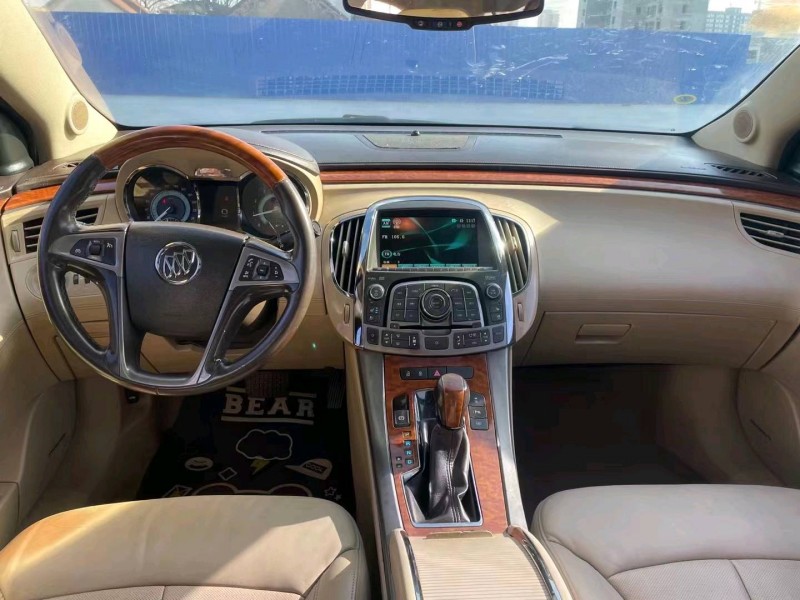 东营14年别克君越8