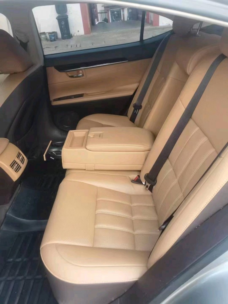 济南18年雷克萨斯ES7