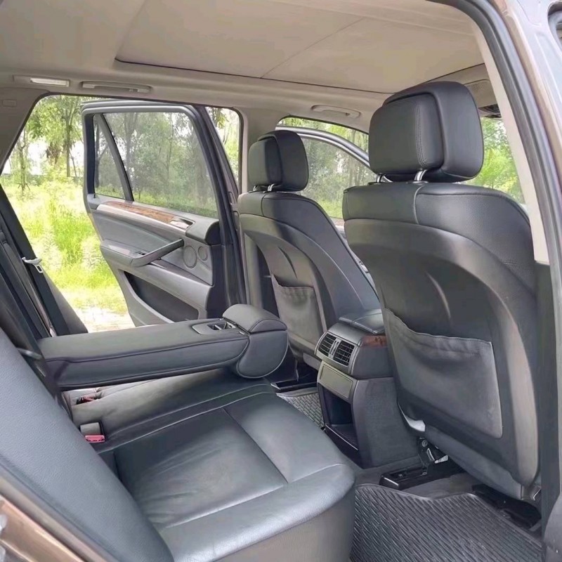 北京12年宝马X56