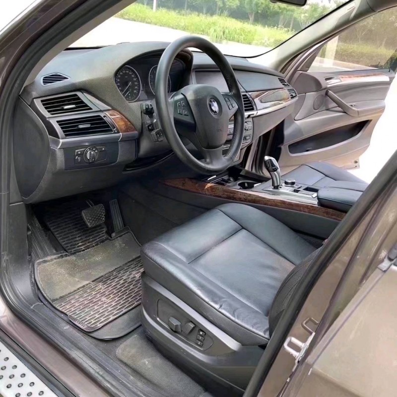 北京12年宝马X57