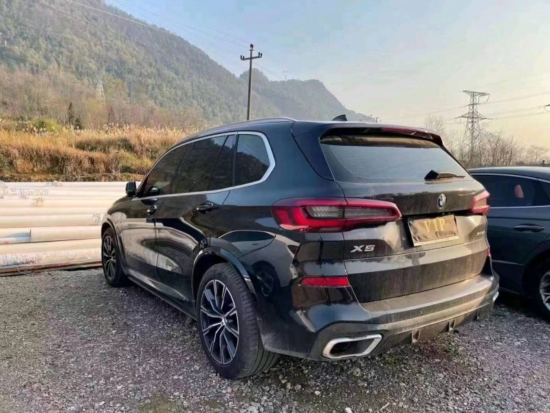 重庆21年宝马X56