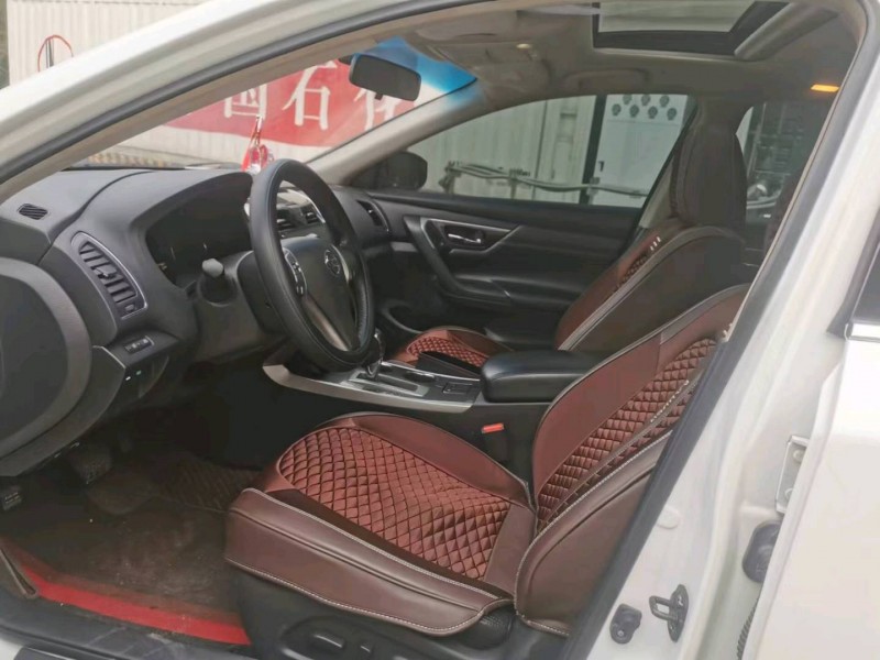 成都15年日产天籁6