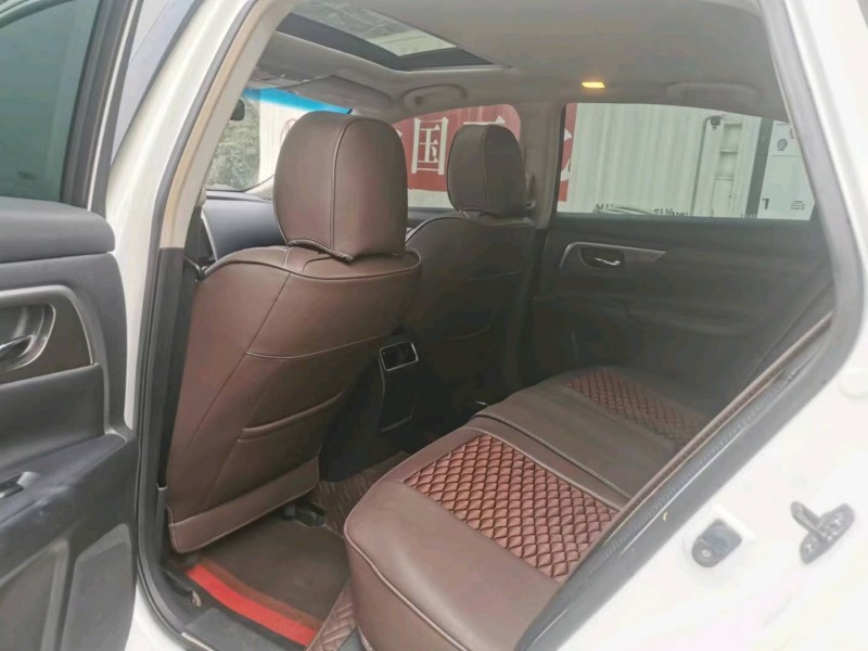 成都15年日产天籁7