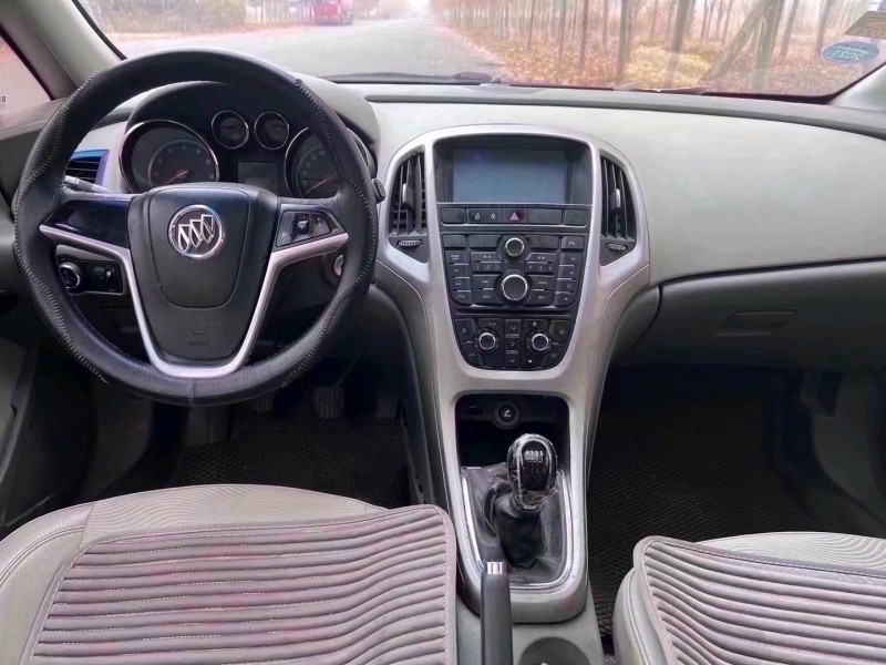 枣庄13年别克英朗4