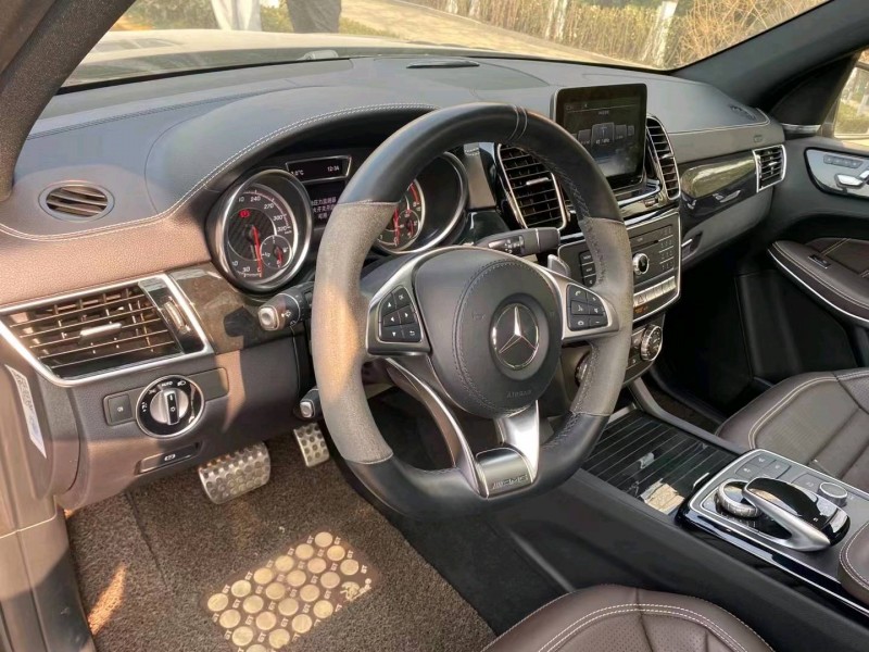 东营17年奔驰AMG8