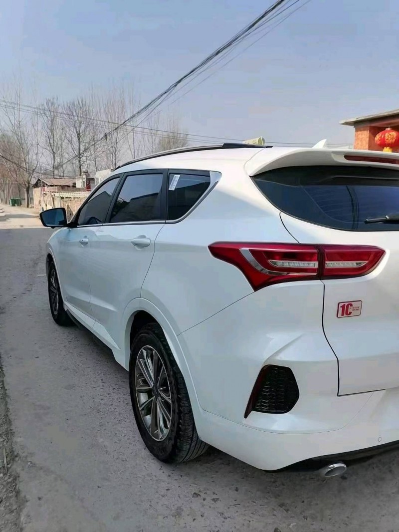 成都21年奇瑞捷途X702