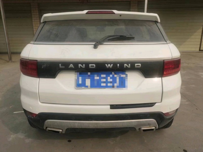 成都16年陆风X74