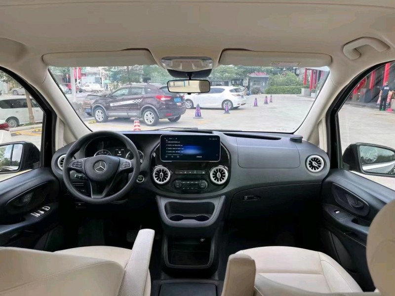 东莞21年奔驰威霆5