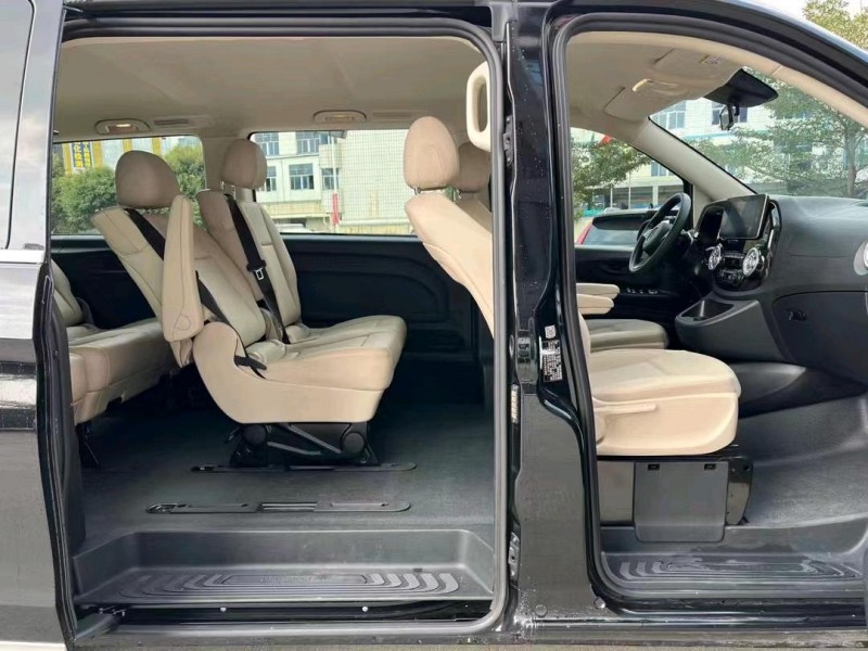 东莞21年奔驰威霆7