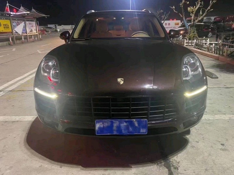 武汉15年保时捷Macan3