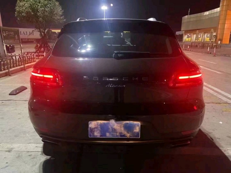 武汉15年保时捷Macan1