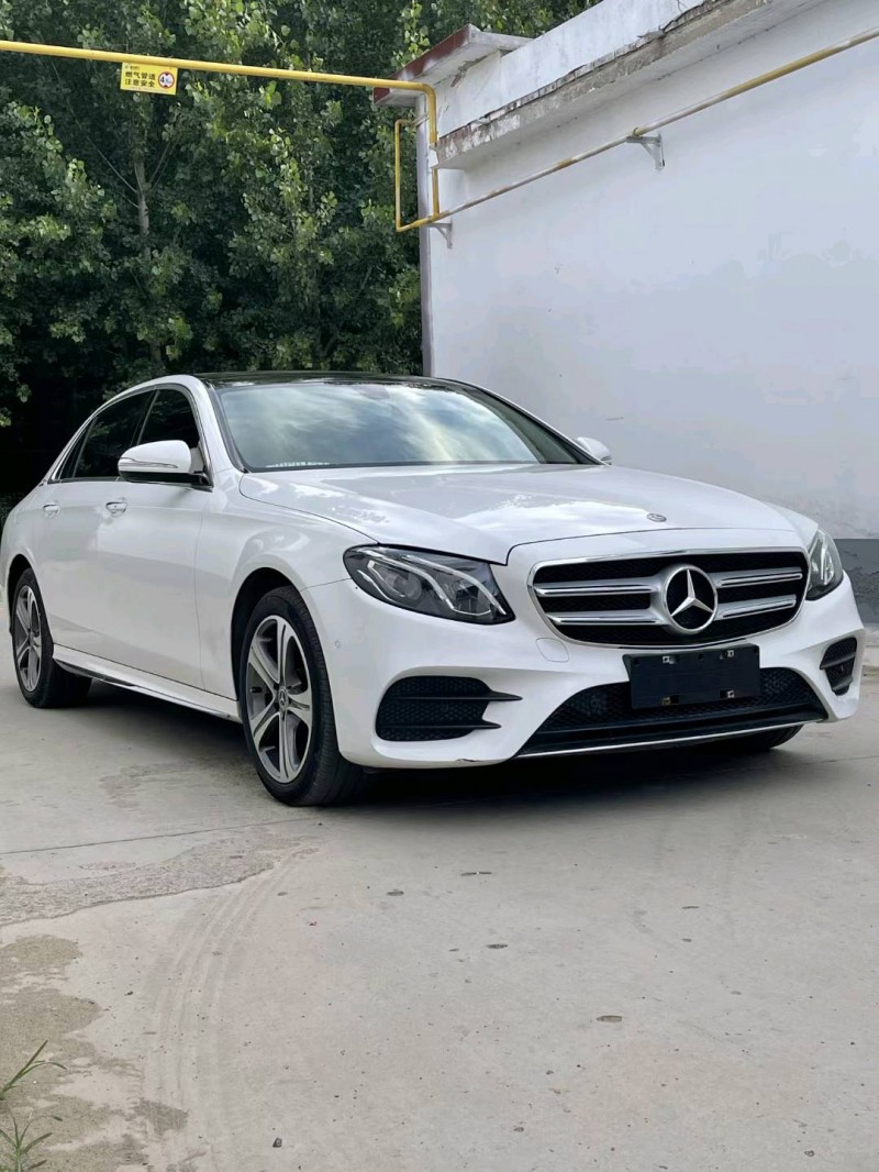 济宁18年奔驰E2