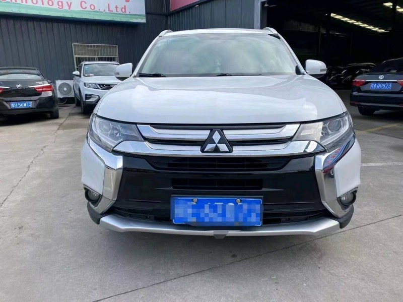 济宁18年三菱欧蓝德1