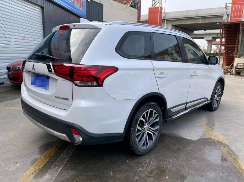 济宁18年三菱欧蓝德5