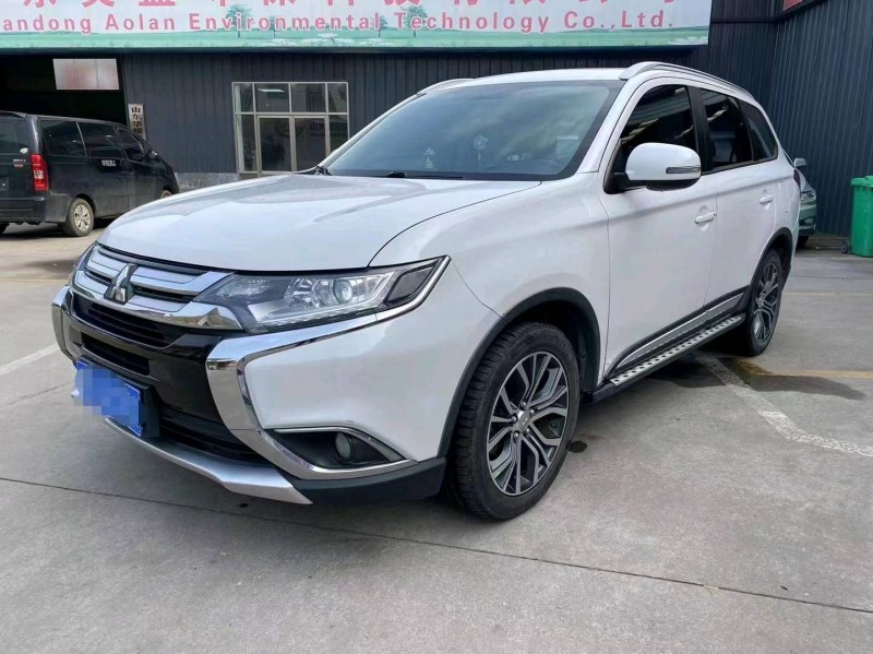 济宁18年三菱欧蓝德6