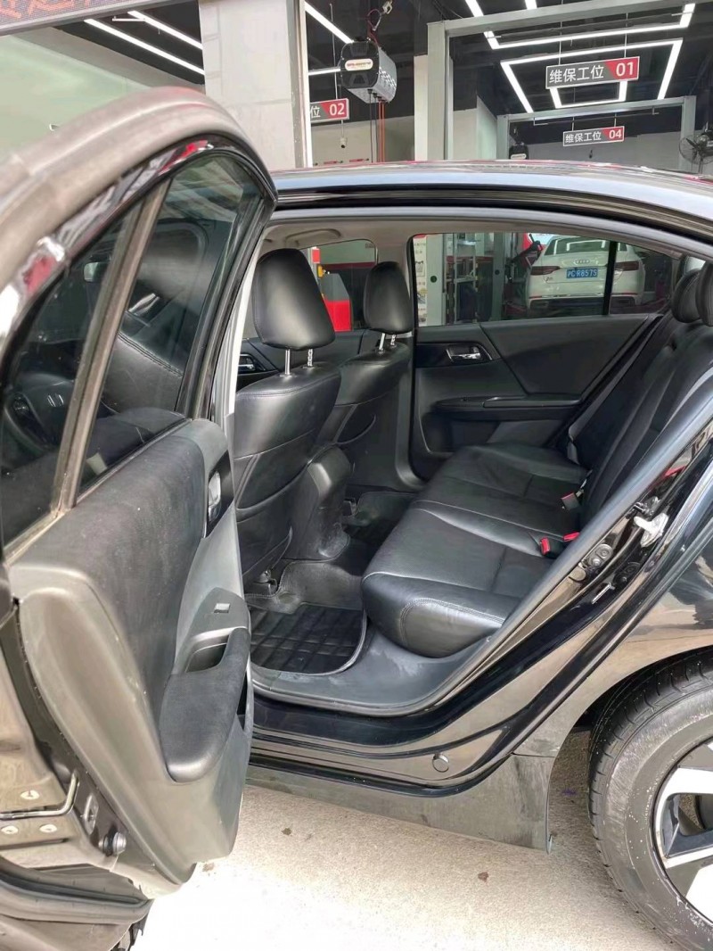 邯郸16年本田雅阁5