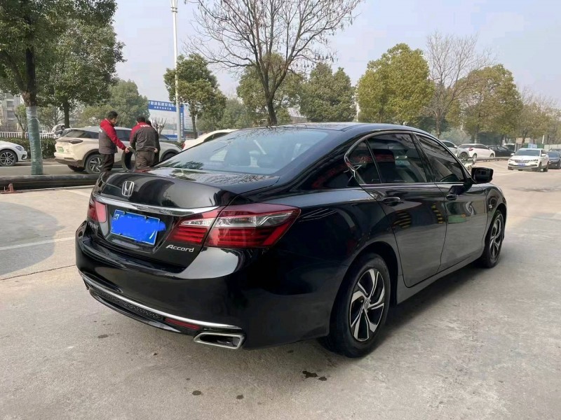 邯郸16年本田雅阁4