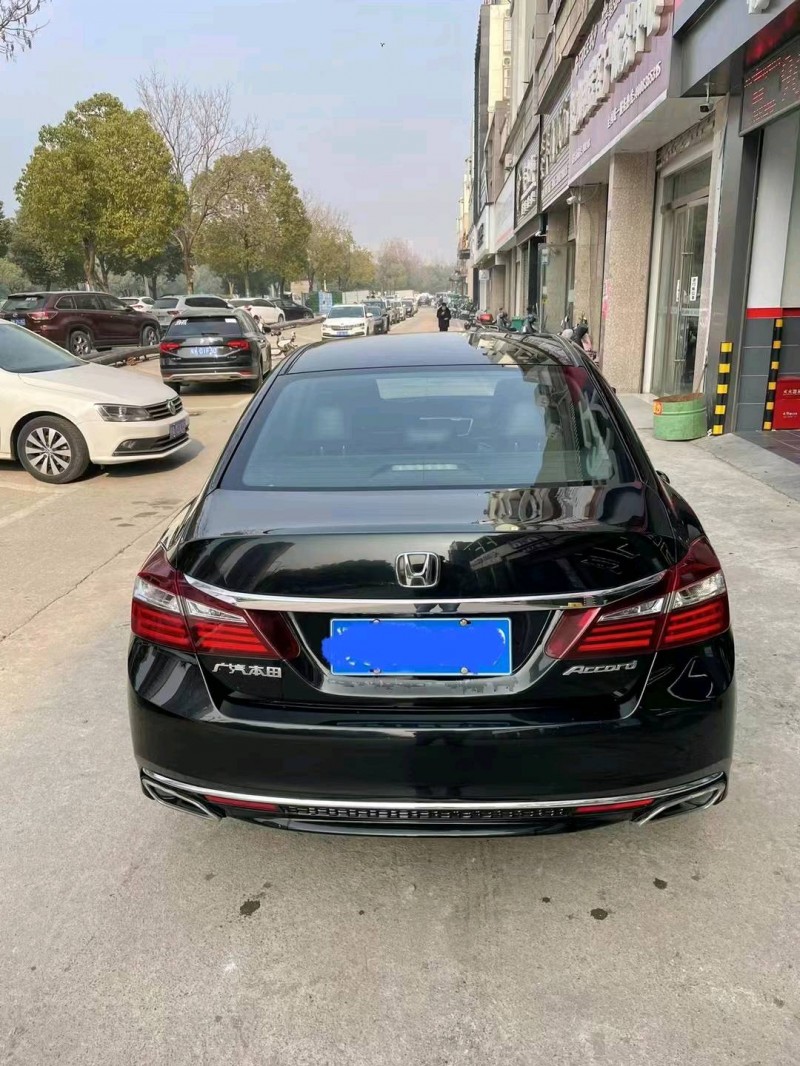 邯郸16年本田雅阁9