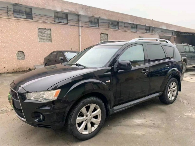 北京10年三菱欧蓝德5