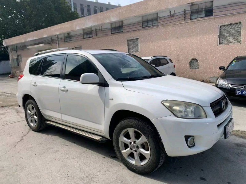 北京13年丰田RAV42