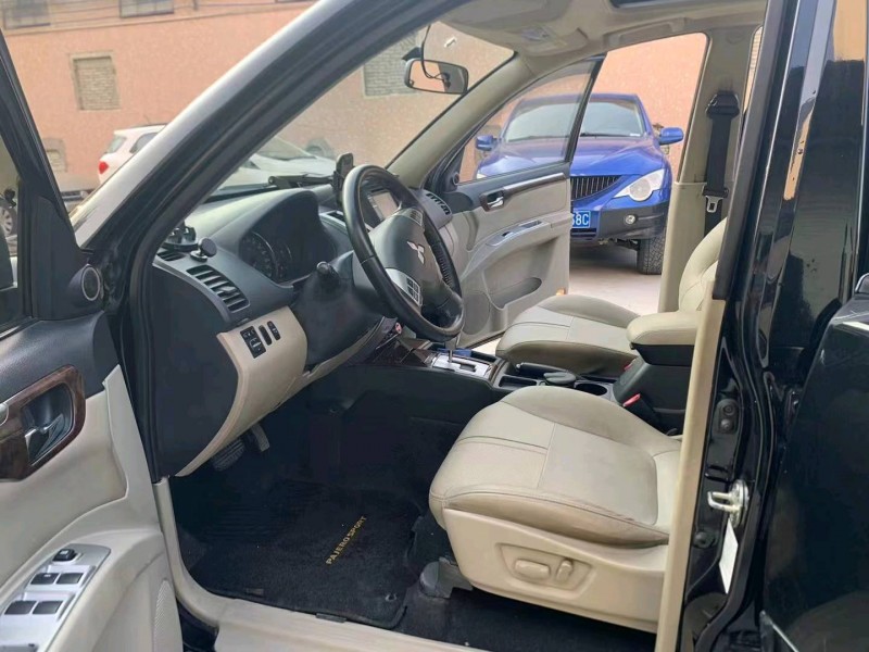 北京14年三菱帕杰罗·劲畅4