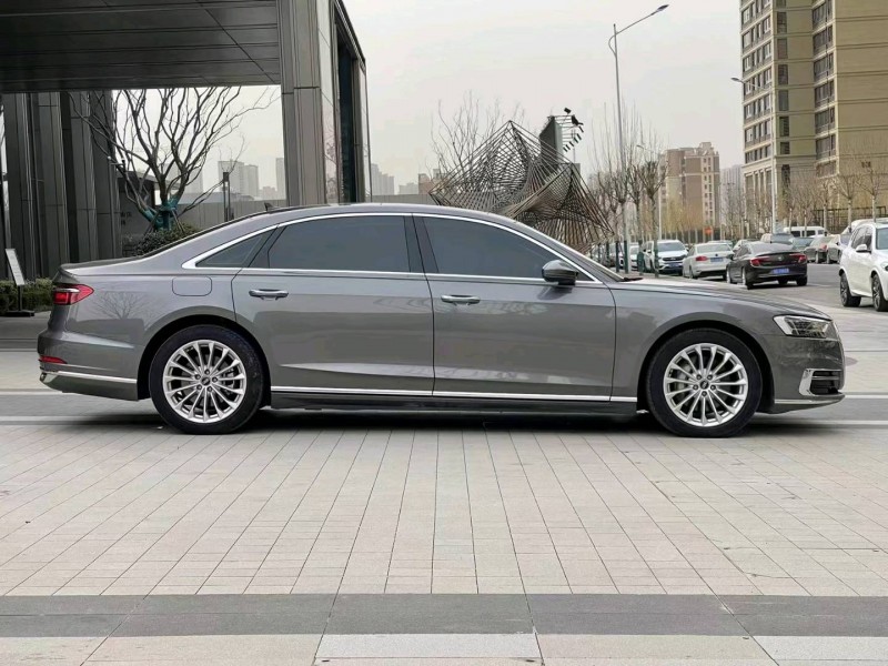 徐州21年奥迪A8L7