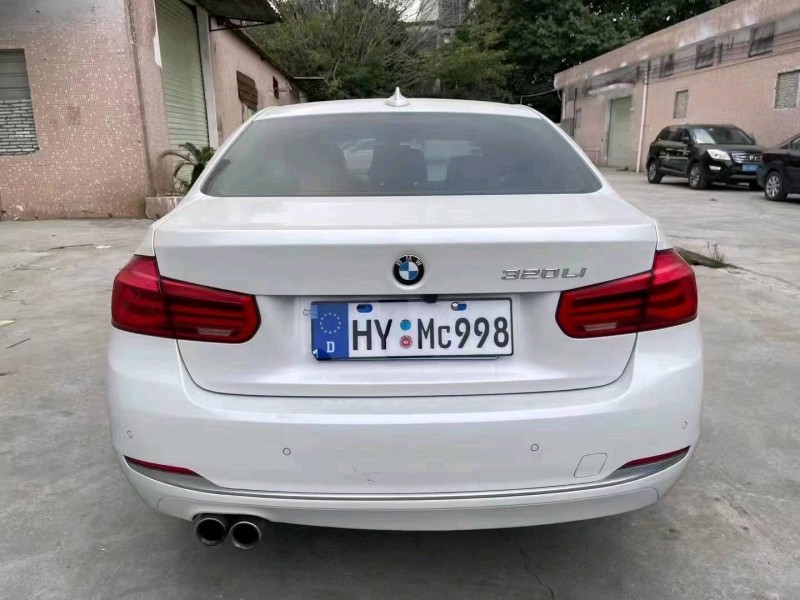 北京18年宝马3系9