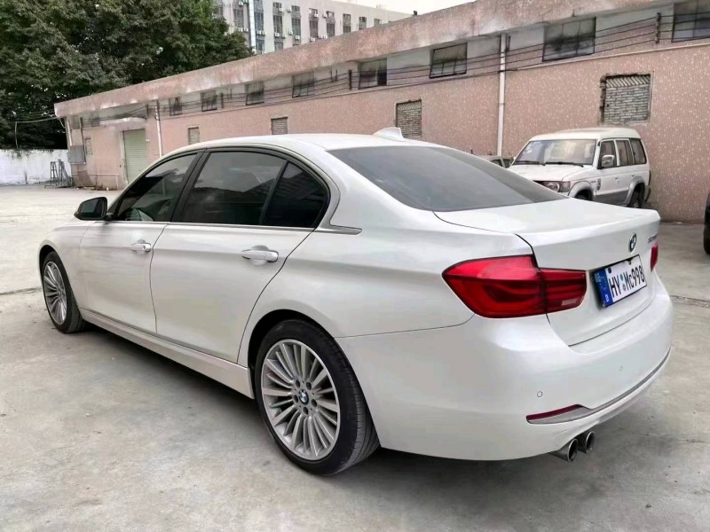北京18年宝马3系8