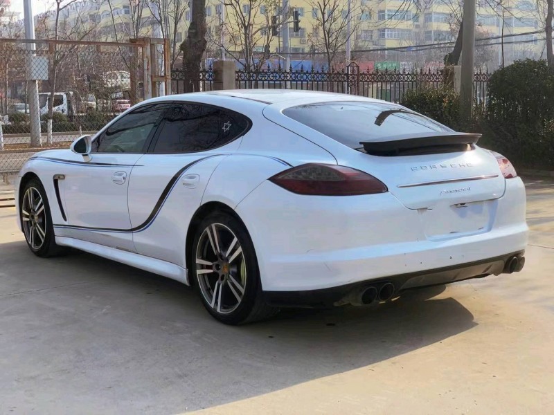 邯郸12年保时捷帕拉梅拉3