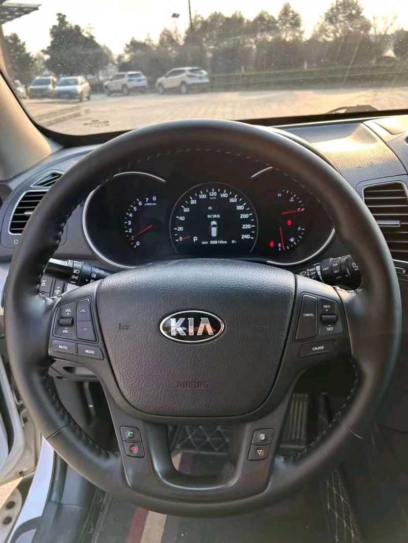 邯郸14年起亚索兰托8