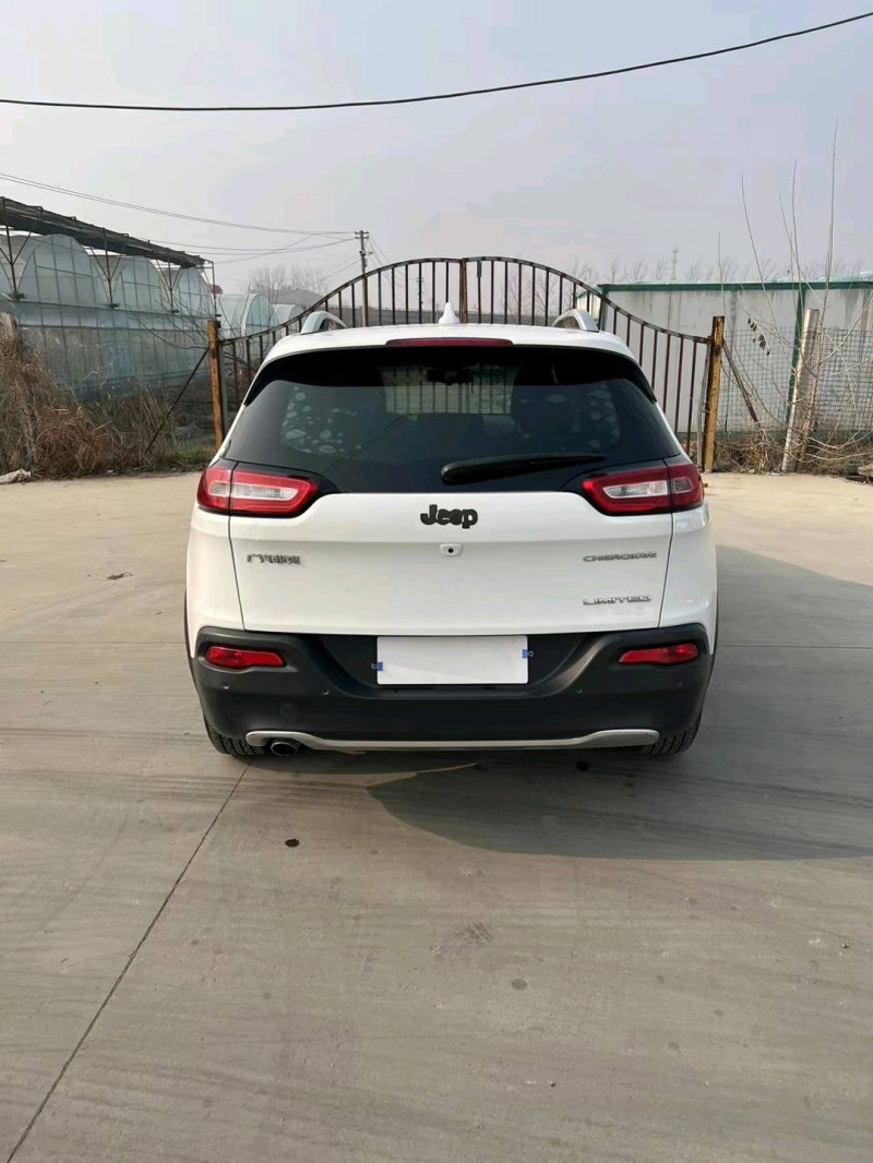 徐州18年Jeep自由光9